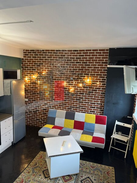 Mosilor cu bulevard Carol studio